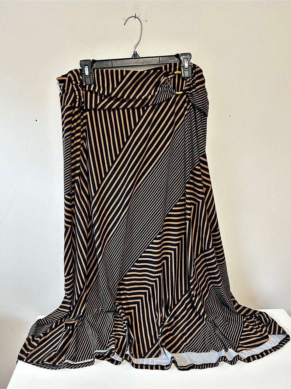 Robert Louis Maxi Skirt in Black & Orange Size 2X